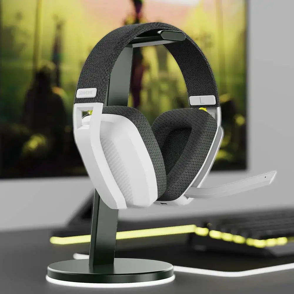 BINNUNE BW06 2.4GHz wireless gaming headset with mic on a stand, white headset with dark gray cushions
