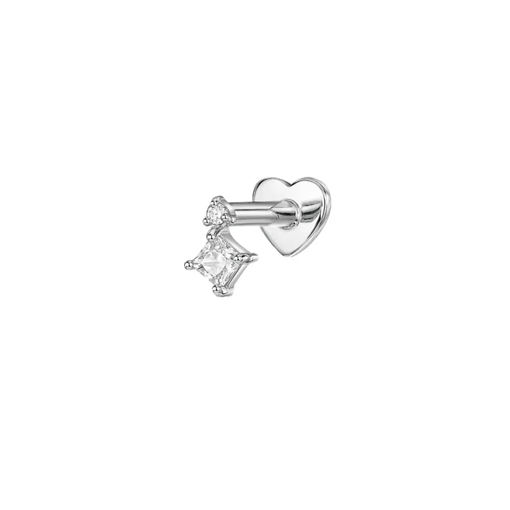 Simples Market AIDE heart-shaped flat-helix piercing earring in 925 sterling silver with square-cut zircon
