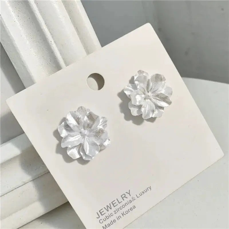 Set of 2 white flower stud earrings for women, camellia design, silver-tone finish