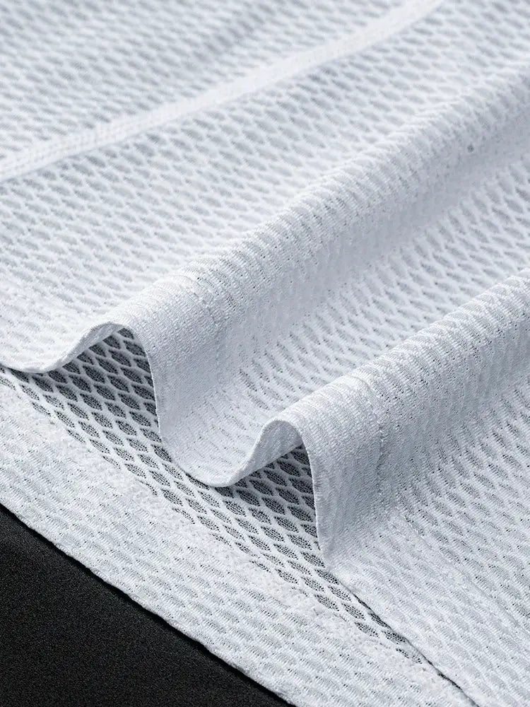 ROCKBROS bike vest; light gray breathable mesh fabric with quick-dry properties.