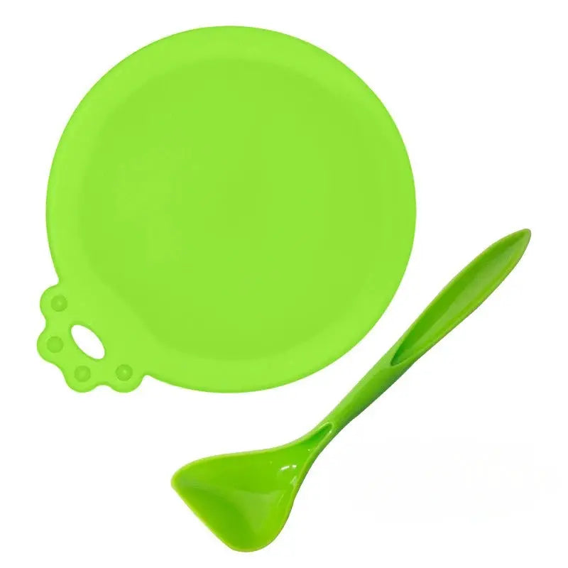 2 Piece Set Reusable Pet Food Can Covers Silicone Lids for Dogs and Cats Airtight Seal with Spoon