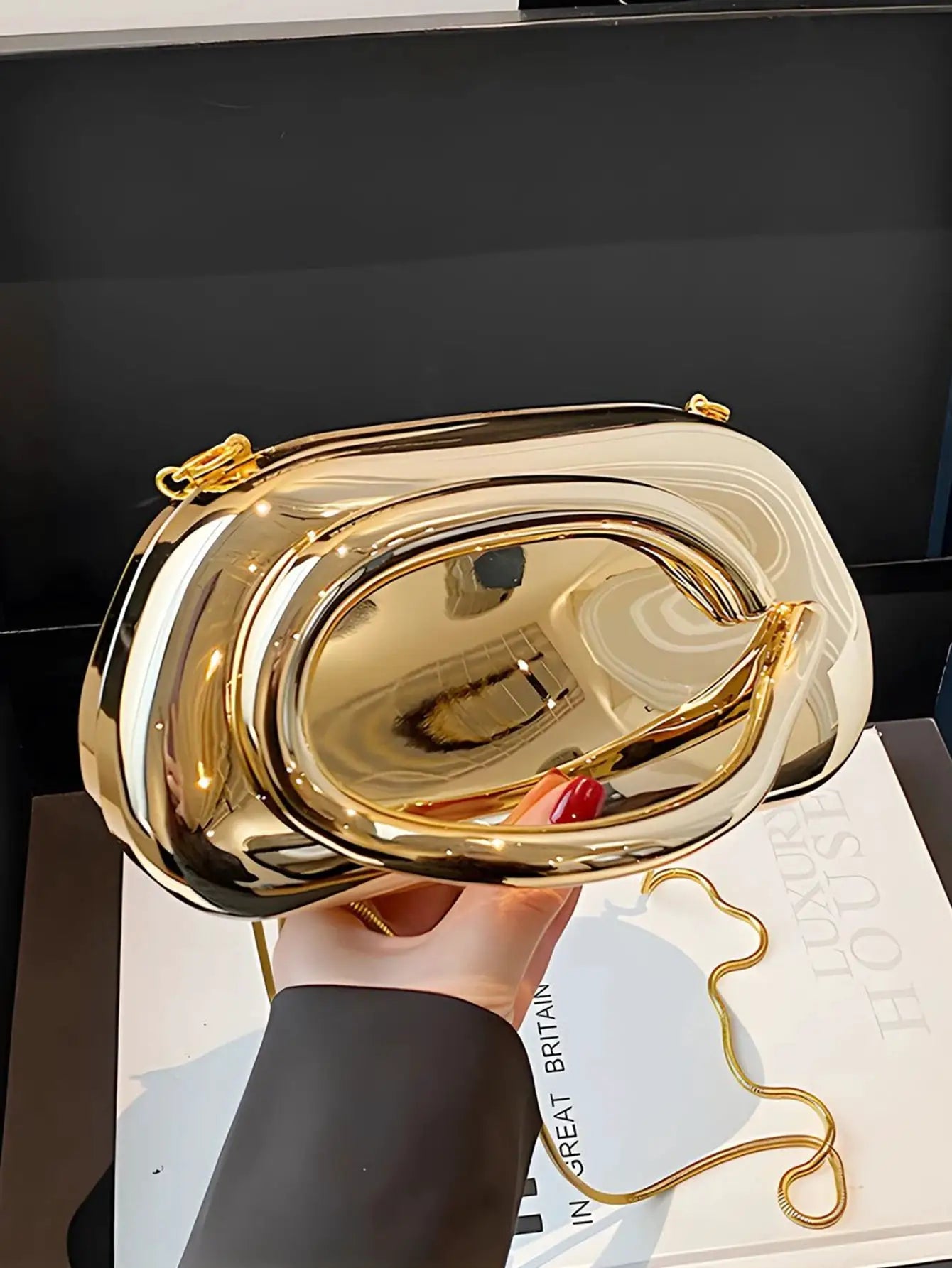 Simples Market gold-tone acrylic box crossbody bag with chain strap, elegant evening clutch for party or wedding