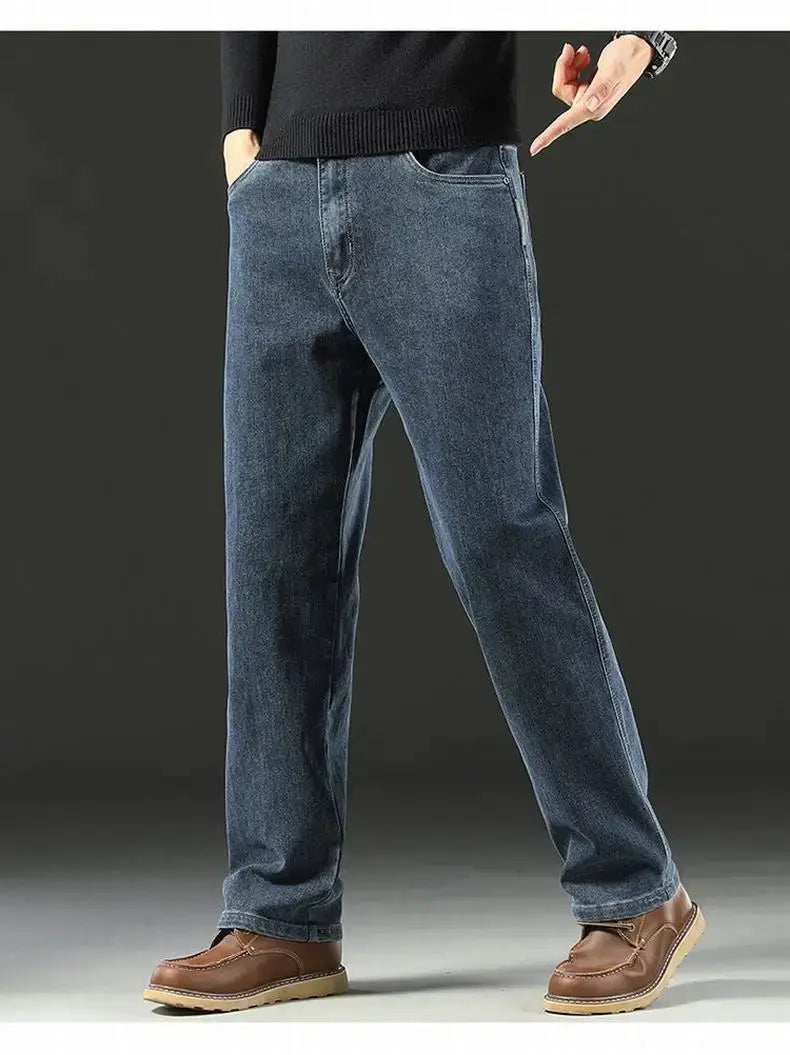 Men's baggy denim jeans by Simples Market in blue indigo with a wide-leg casual fit.