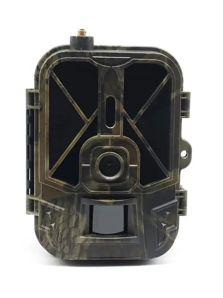 Simples Market camouflage trail camera with night vision, lens and motion sensor in camo housing