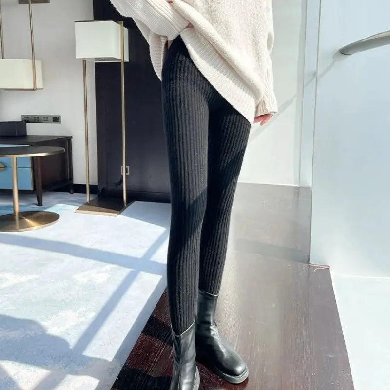 Slim ribbed knitted ankle-length leggings, black, high-waist by Simples Market