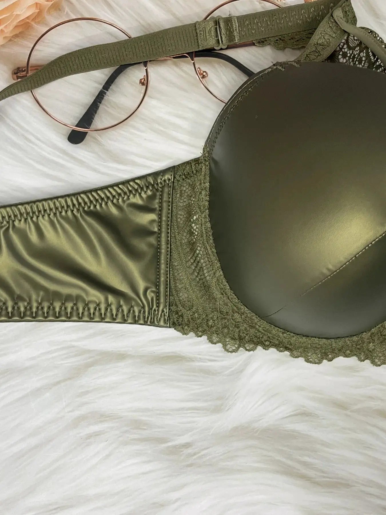 olive green pu leather underwire molded-cup bra with lace trim