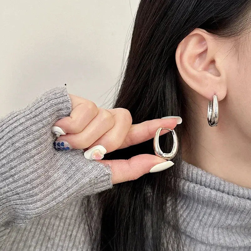 Hot Vintage Smooth Metal Hoop Earrings For Women Girls Elegant Luxury Korean Style Daily Wear