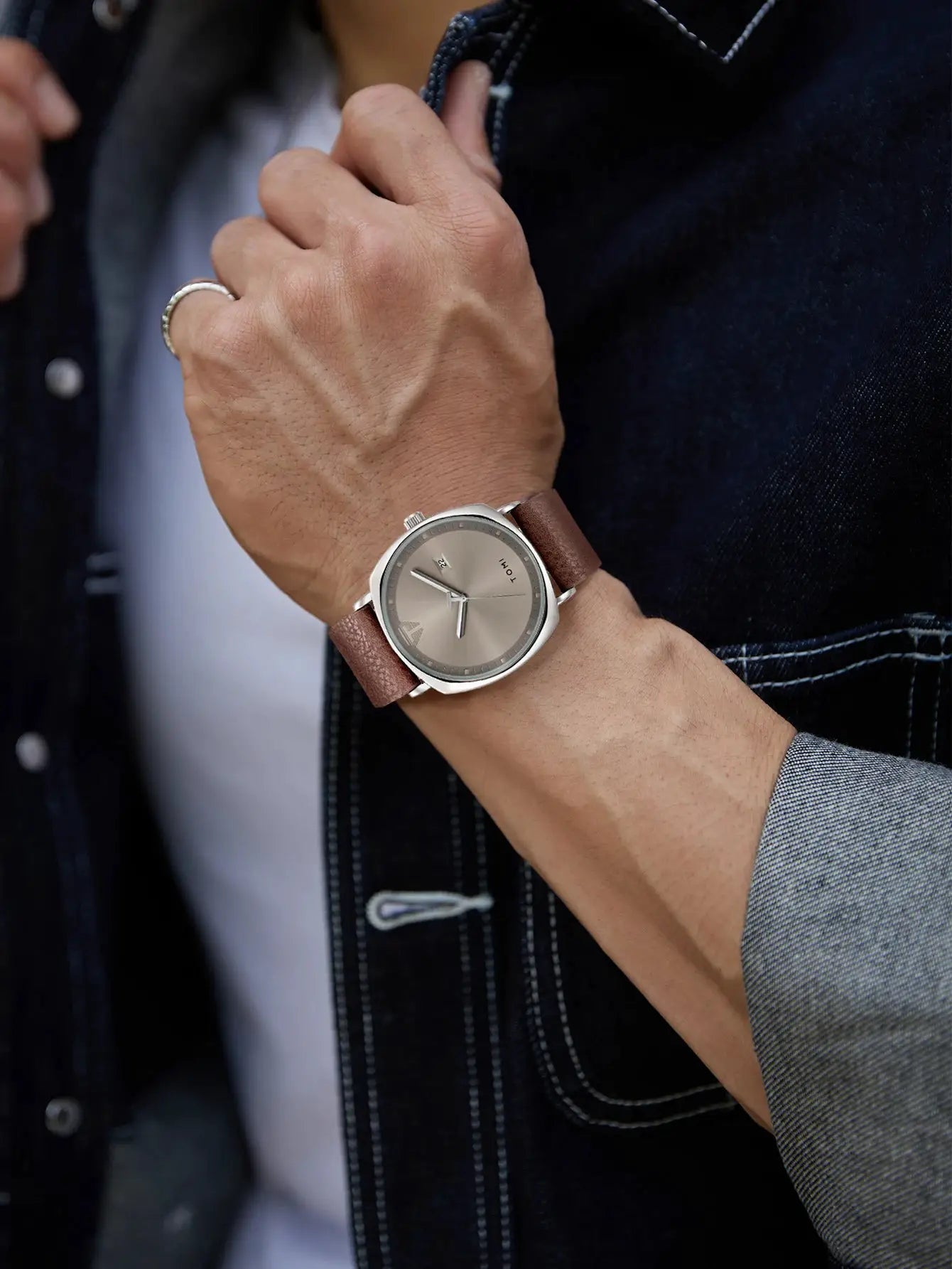 TOMI men's minimalist watch with brown leather strap and silver case