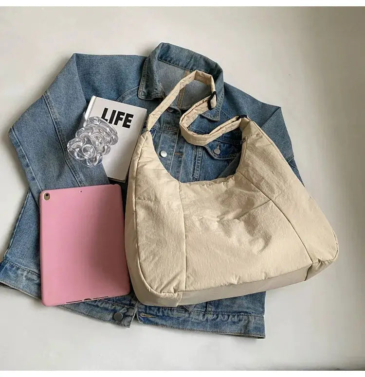 Soft cloth shoulder bag, beige color by Simples Market; big casual handbag for daily use