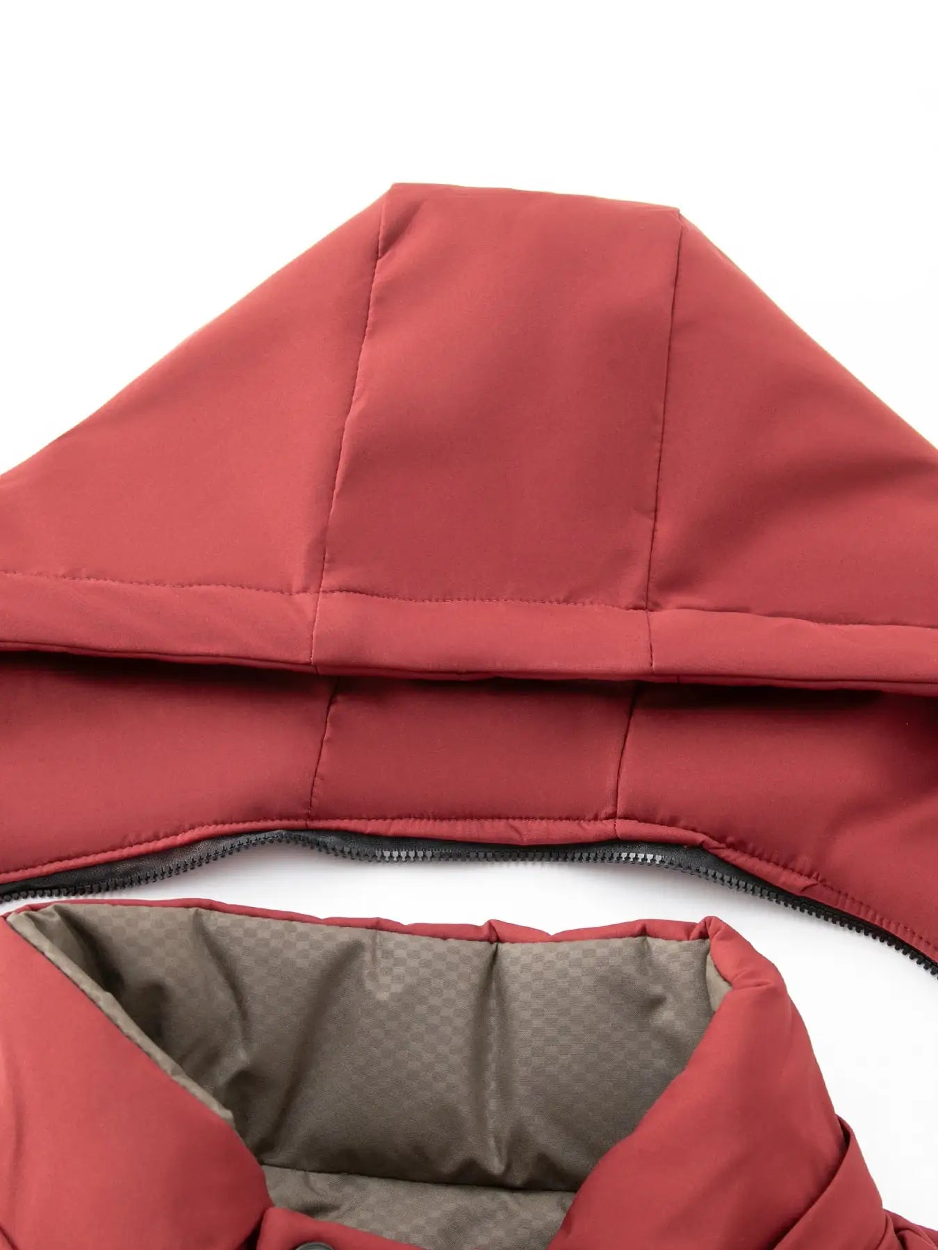 Men's red cotton quilted hooded jacket by Simples Market with brown lining and front zipper.