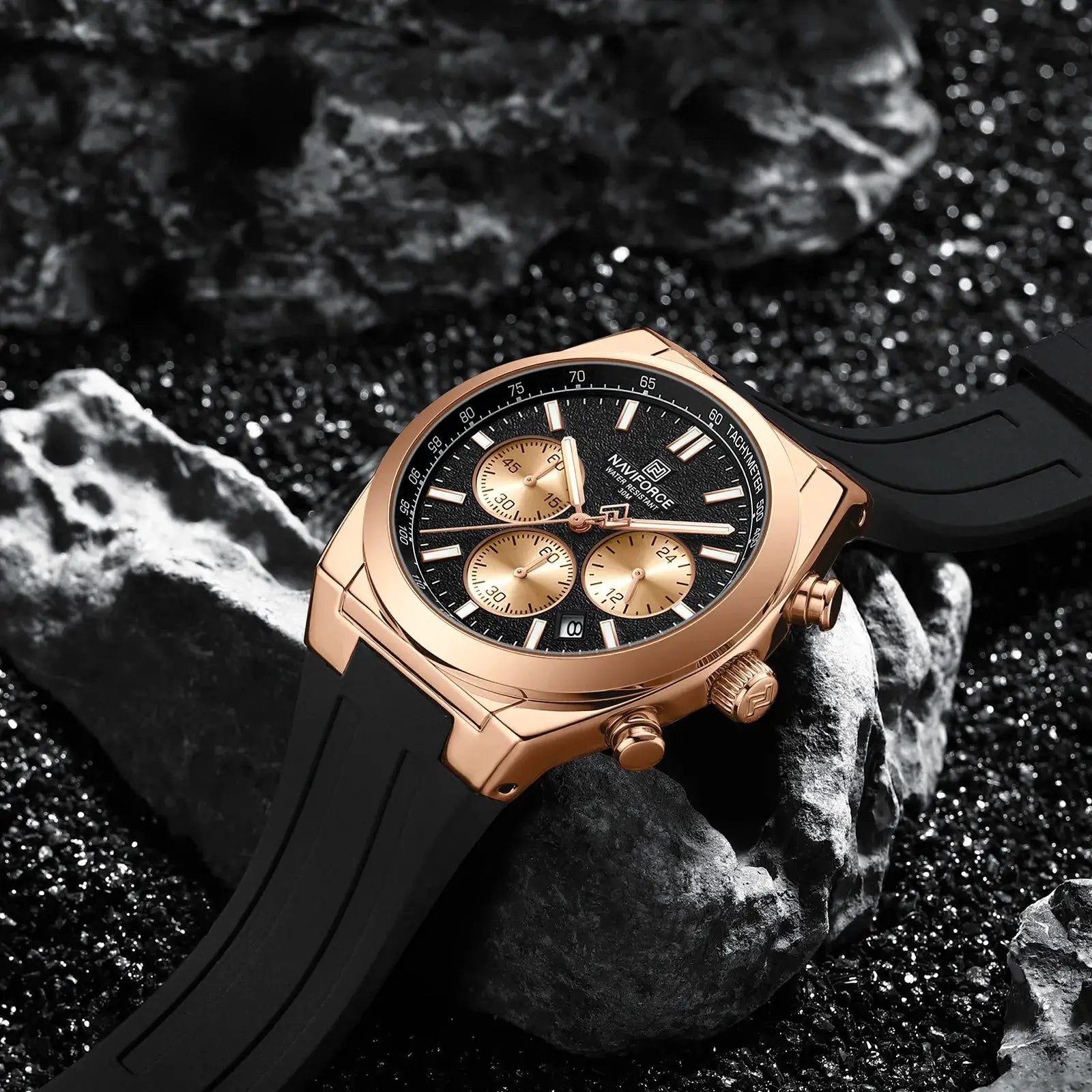 Watch NAVIFORCE 8080 by Simples Market; rose-gold case, black chronograph dial with gold subdials, rubber strap