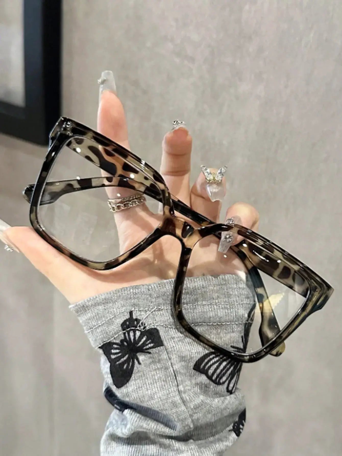 Aura Geometric Reading Glasses Unisex With Transparent Lenses Lightweight Plastic Frame For Daily Office Reading