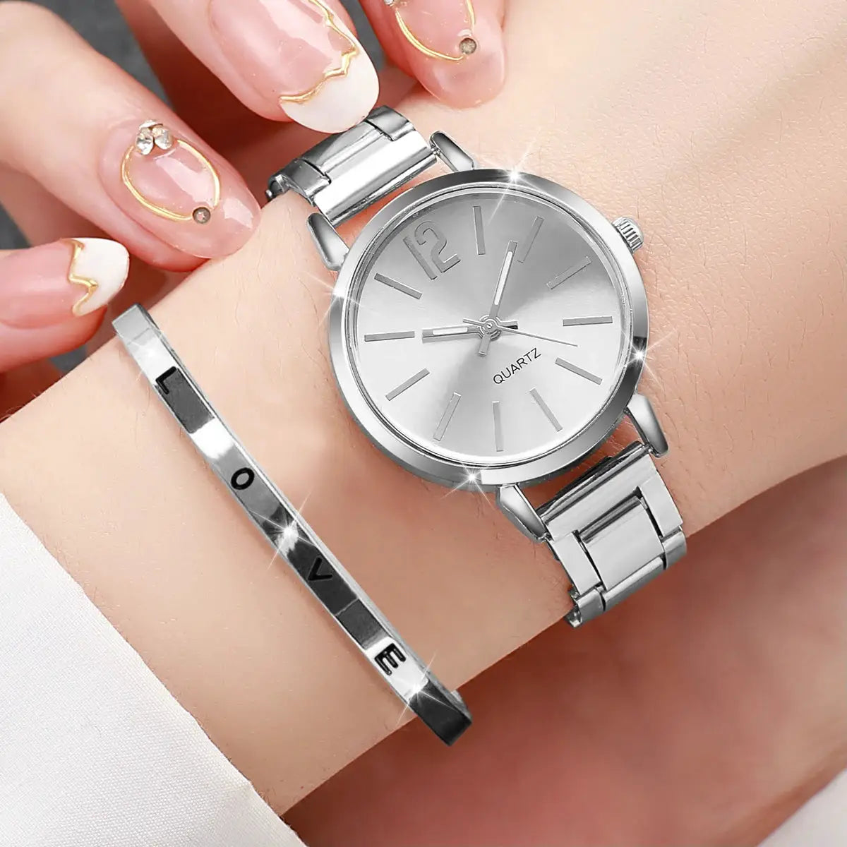 Simples Market silver quartz wristwatch with stainless steel band and matching open cuff bracelet (2-piece set)