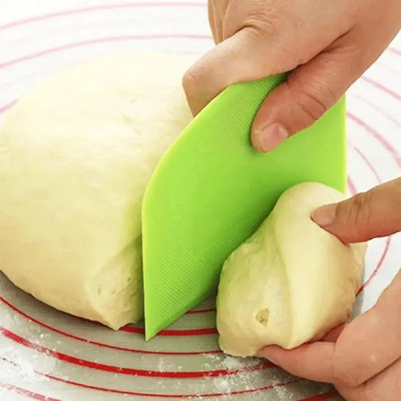 One Piece Plastic Cake Cream Spatula Dough Knife Butter Scraper With Smooth Edge For Baking Tools