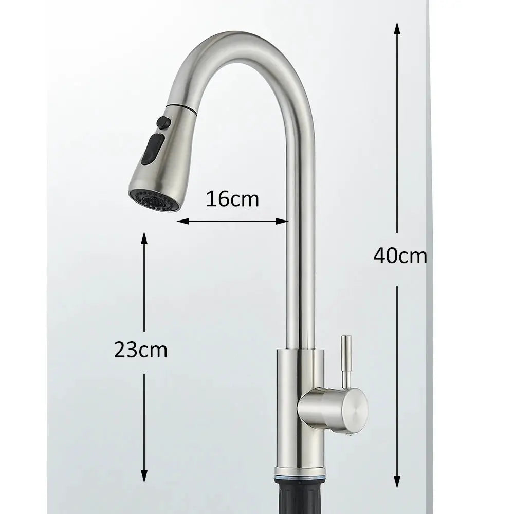 Pull-out kitchen faucet in brushed nickel with black spray head; 40 cm tall, 16 cm reach.