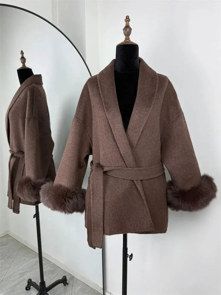 Tossy Fox Fur Wool Overcoat With Fox Fur Cuffs Elegant Loose A Line Short Coat For Autumn And Winter Office Wear