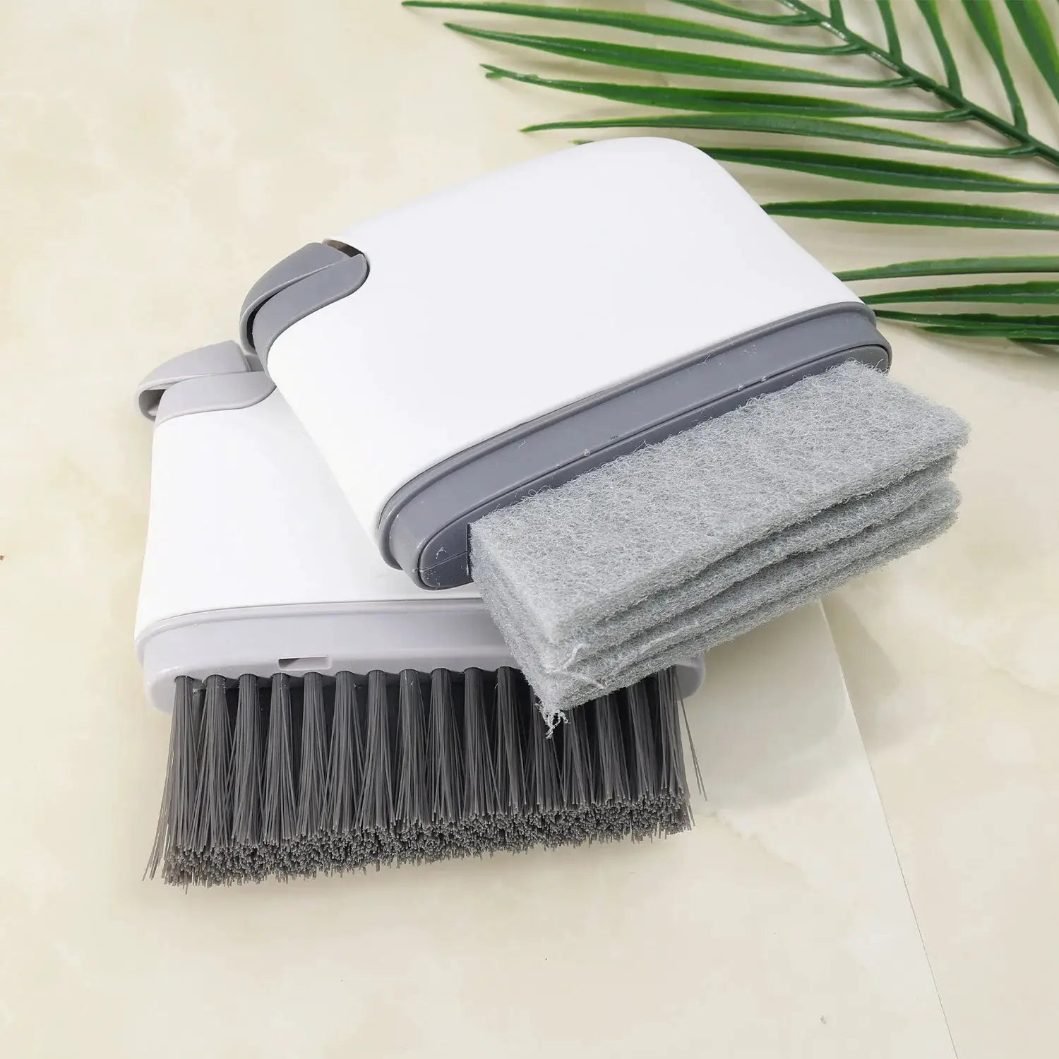 Simples Market 2 in 1 window cleaning brush with white body, gray bristle head and foam pad