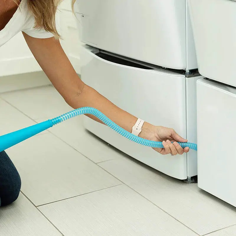 Simples Market dryer vent cleaner kit with bendable blue vacuum attachment for lint removal in front-loading dryer