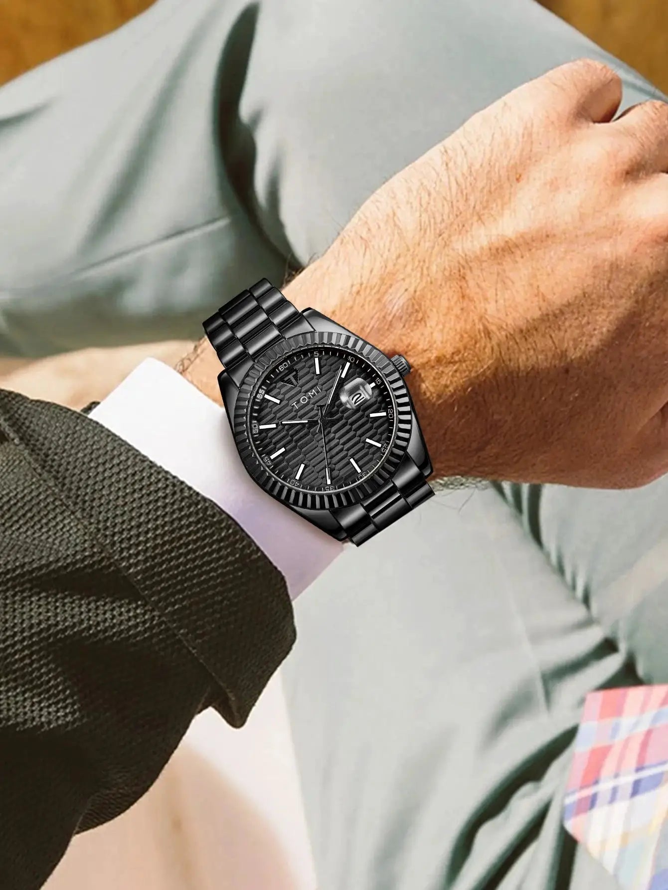 TOMI men's black stainless steel watch with date window on metal bracelet