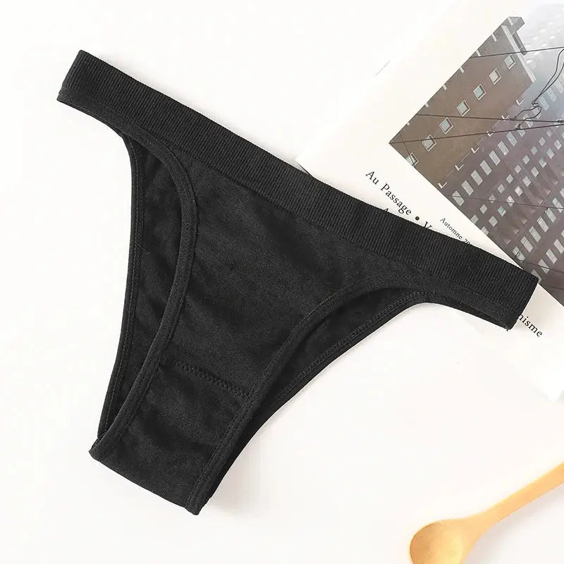 Women’s black ribbed low-rise thong underwear with breathable cotton gusset