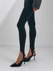 Seamless black leggings; full-length slim-fit tights for yoga