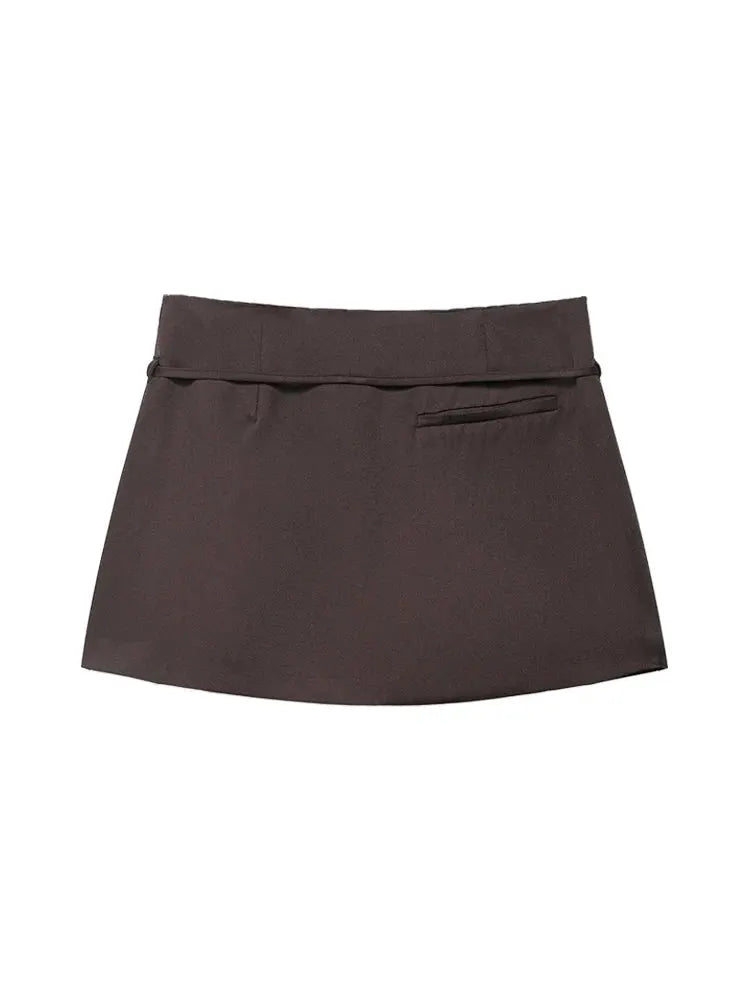 Simples Market women's solid brown skort with belt detail and back welt pocket