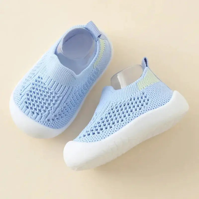 Spring Popular New Baby Shoes Breathable Mesh Knit Slip On Casual Sneakers For Toddlers Non Skid Prewalker 0 To 3T
