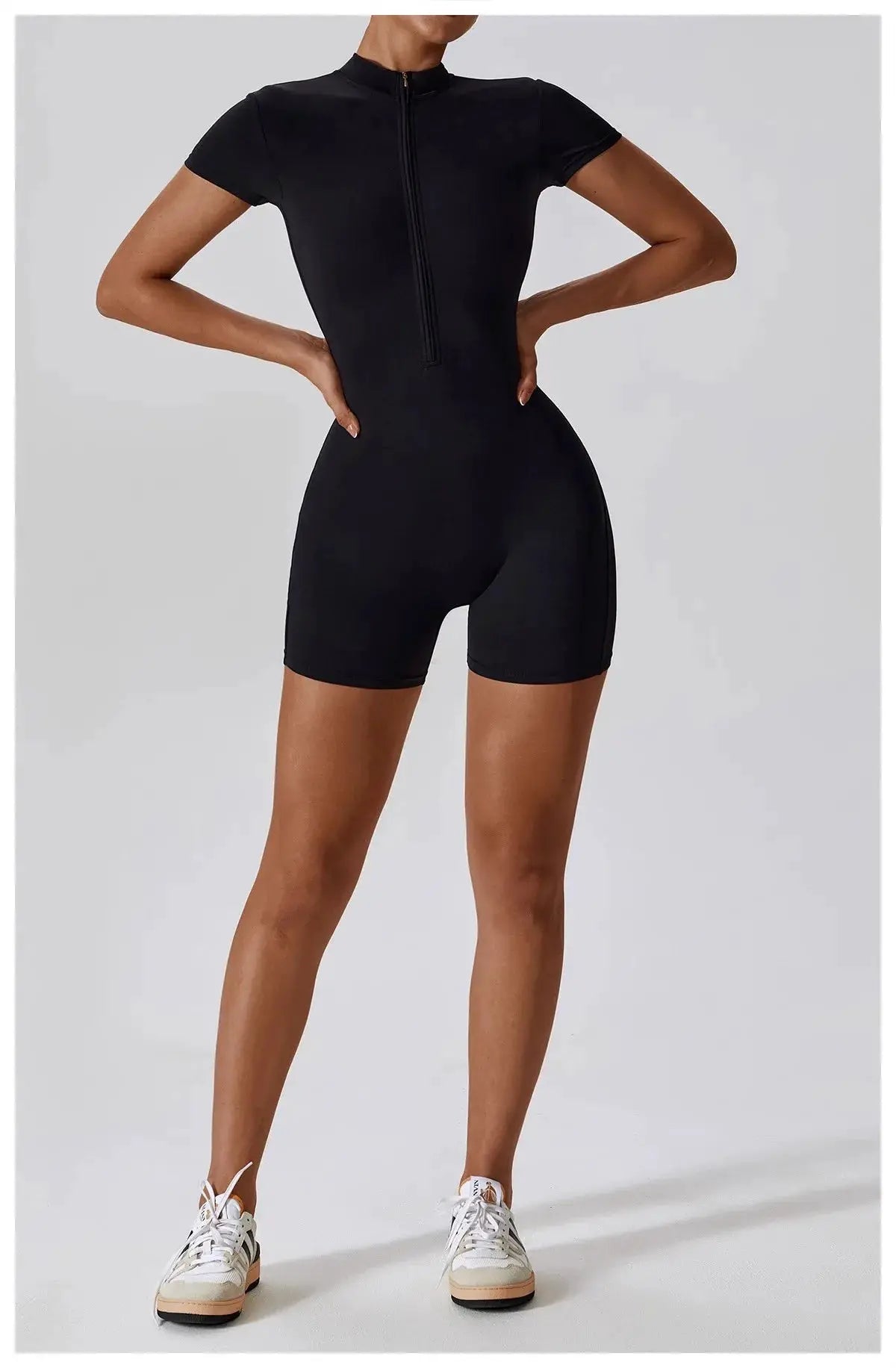 Women's black zipper short-sleeve yoga jumpsuit by Simples Market, quick-dry breathable fitness bodysuit for gym