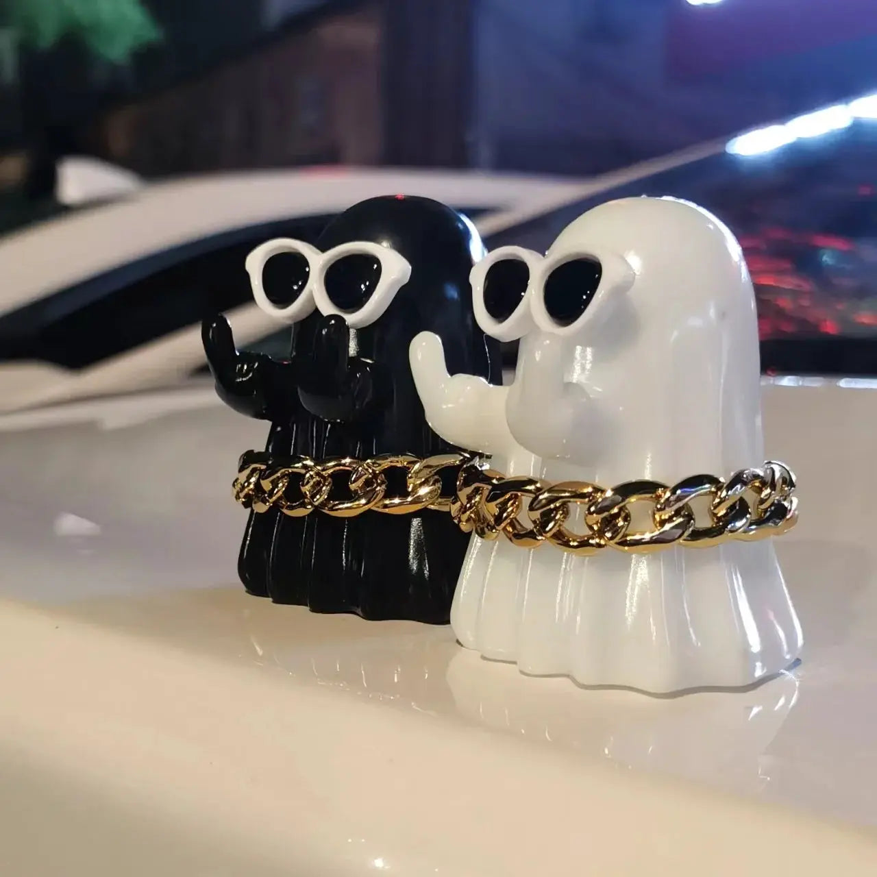 Middle Finger Cute Ghost Statue Halloween Home Decor Small Scary Ghost Figurines Coffee Table Centerpiece Shelf
