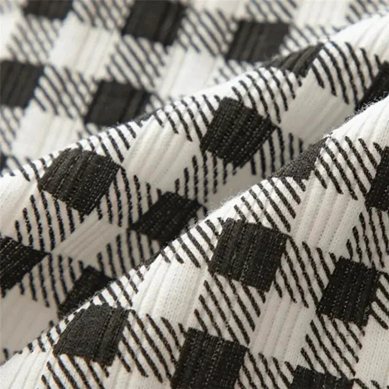 3-piece cotton seamless panties set in black and white checkered fabric