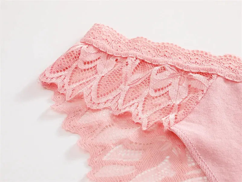 Lace pink hollow-out underwear with floral pattern, low-rise briefs, breathable lingerie.