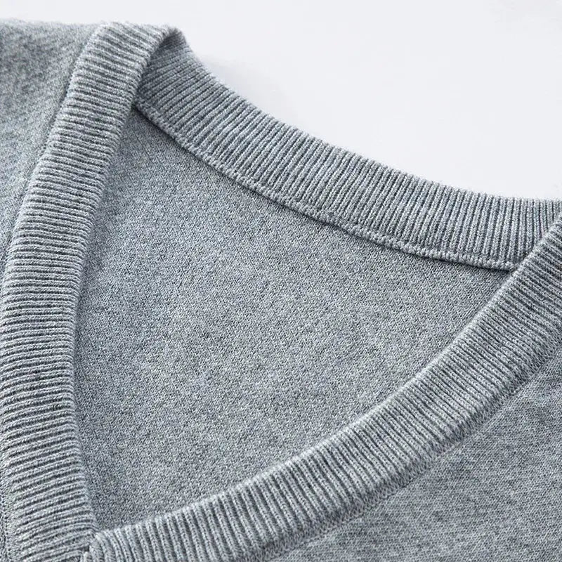 Men's grey sleeveless cashmere vest by Simples Market, solid knit waistcoat