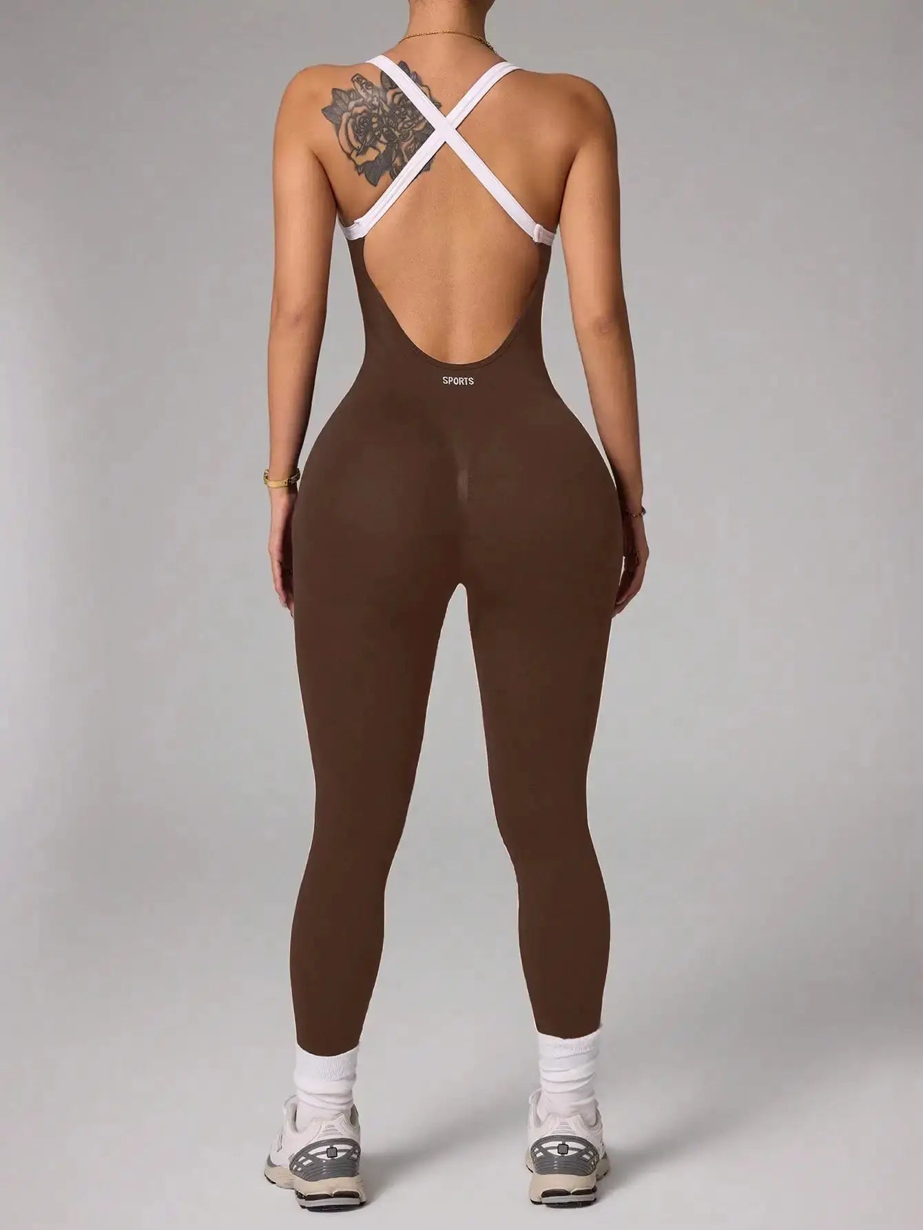 Cross-strap yoga jumpsuit brown; seamless, quick-dry fabric by Simples Market