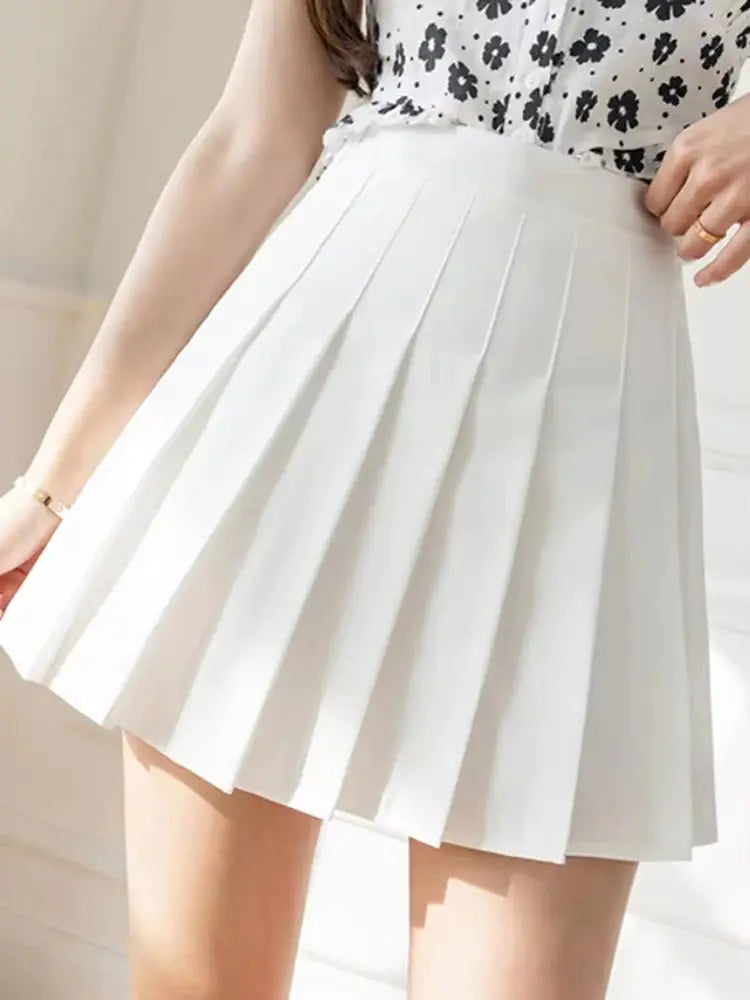 NovaModa White Pleated Mini Skirt For Women High Waist Zip Closure Summer Dancewear Casual Style