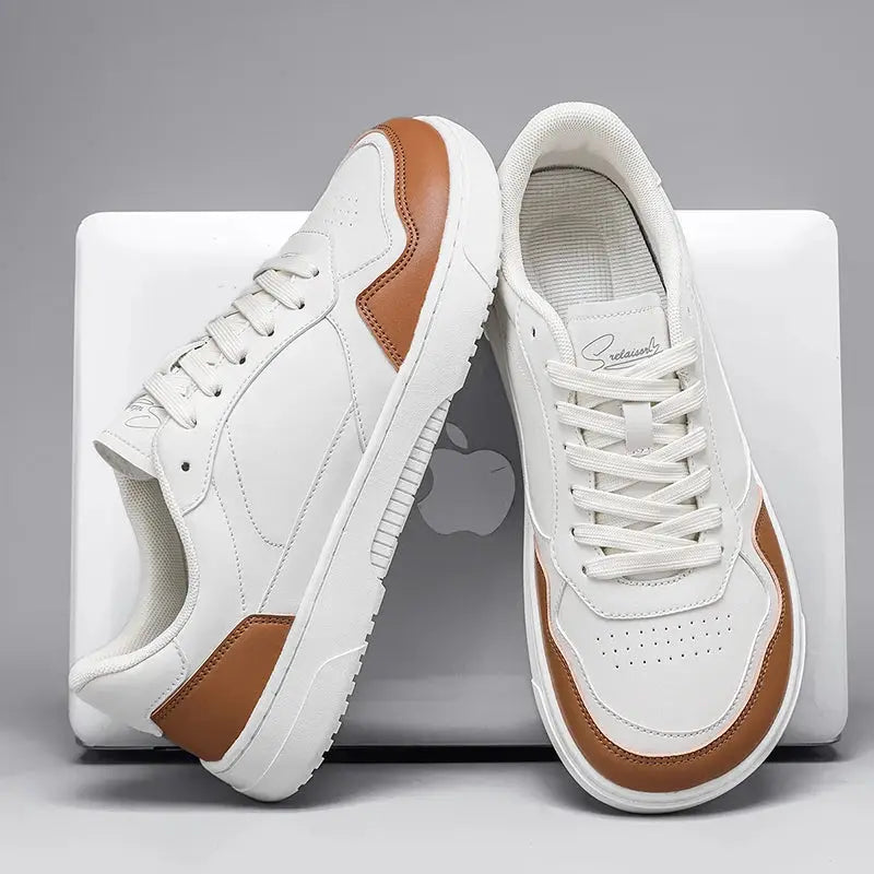 Men's casual sneakers with white upper and tan leather accents, lace-up running-style trainers (pair)