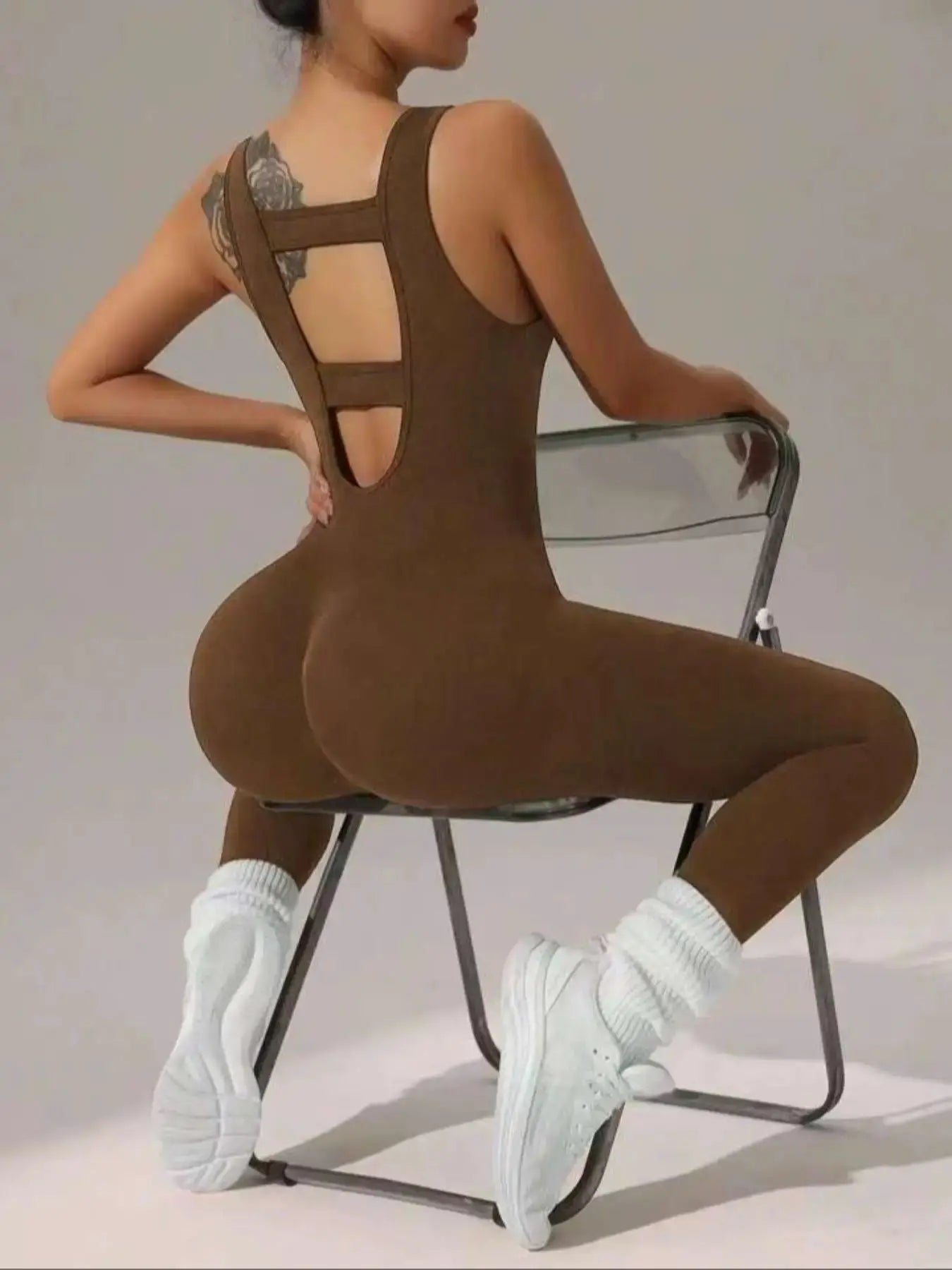 Women's vest jumpsuit in brown with hollow back and elastic, soft fabric; Simples Market
