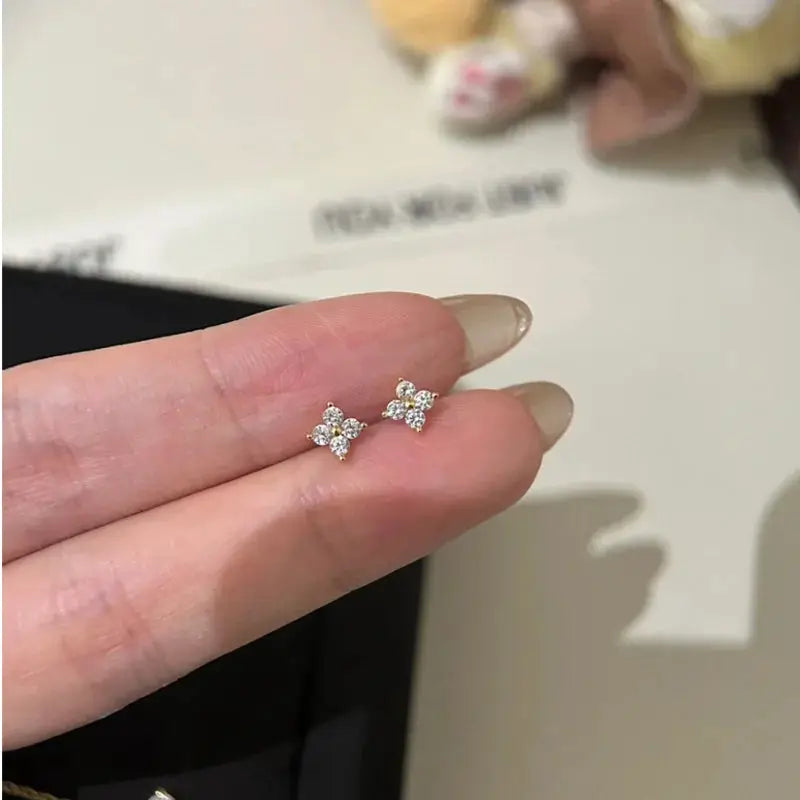 Simples Market 925 sterling silver star zircon stud earrings, minimalist tiny pair for women