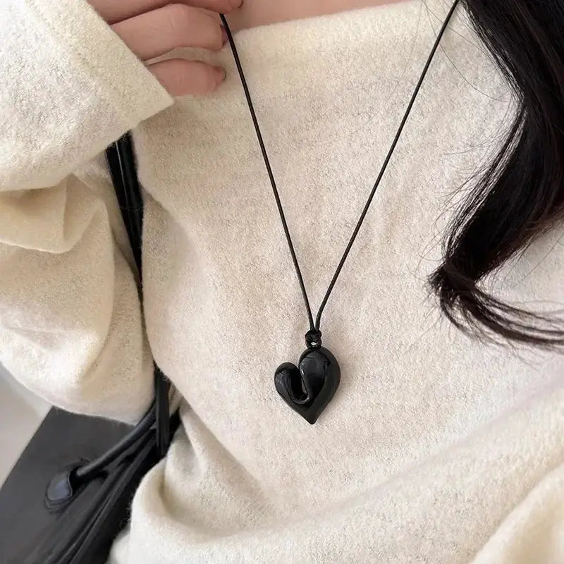 LATS Red Heart Pendant Necklace For Women Vintage 80s Aesthetic Charm Choker Love Inspired Jewelry