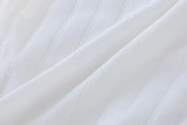 Underwear SP&CITY white breathable cotton seamless fabric close-up