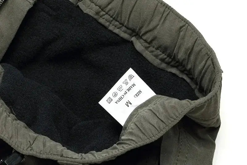 Men's olive green fleece-lined cargo pants with elastic waistband, Simples Market