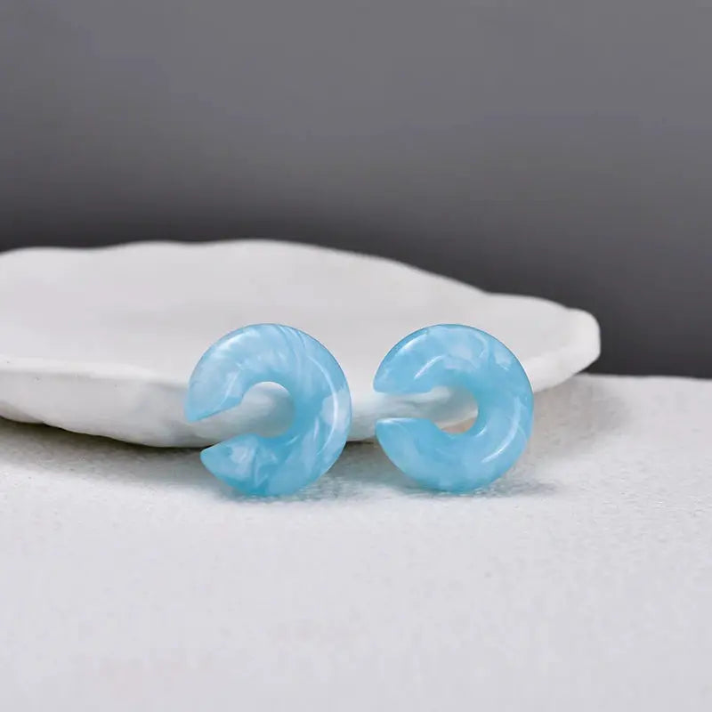 ClipCharm Simple Round Circle Clip Earrings For Women No Piercing C Shape Acrylic Lightweight Colorful Ear Cuffs