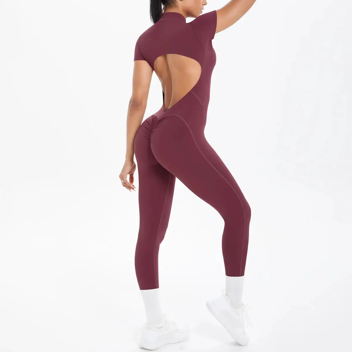 Backless bodycon scrunch jumpsuit by Simples Market in burgundy with open-back design for dance and fitness
