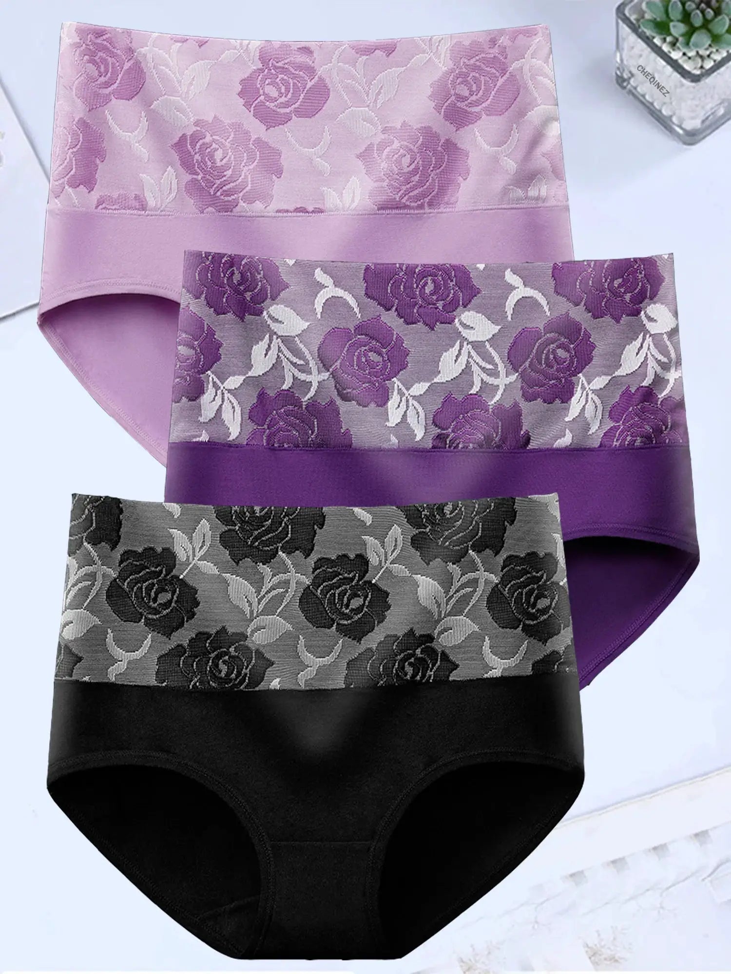 Women's high-waist cotton panties by Simples Market with floral lace in pink, lavender, gray and black (3-piece).