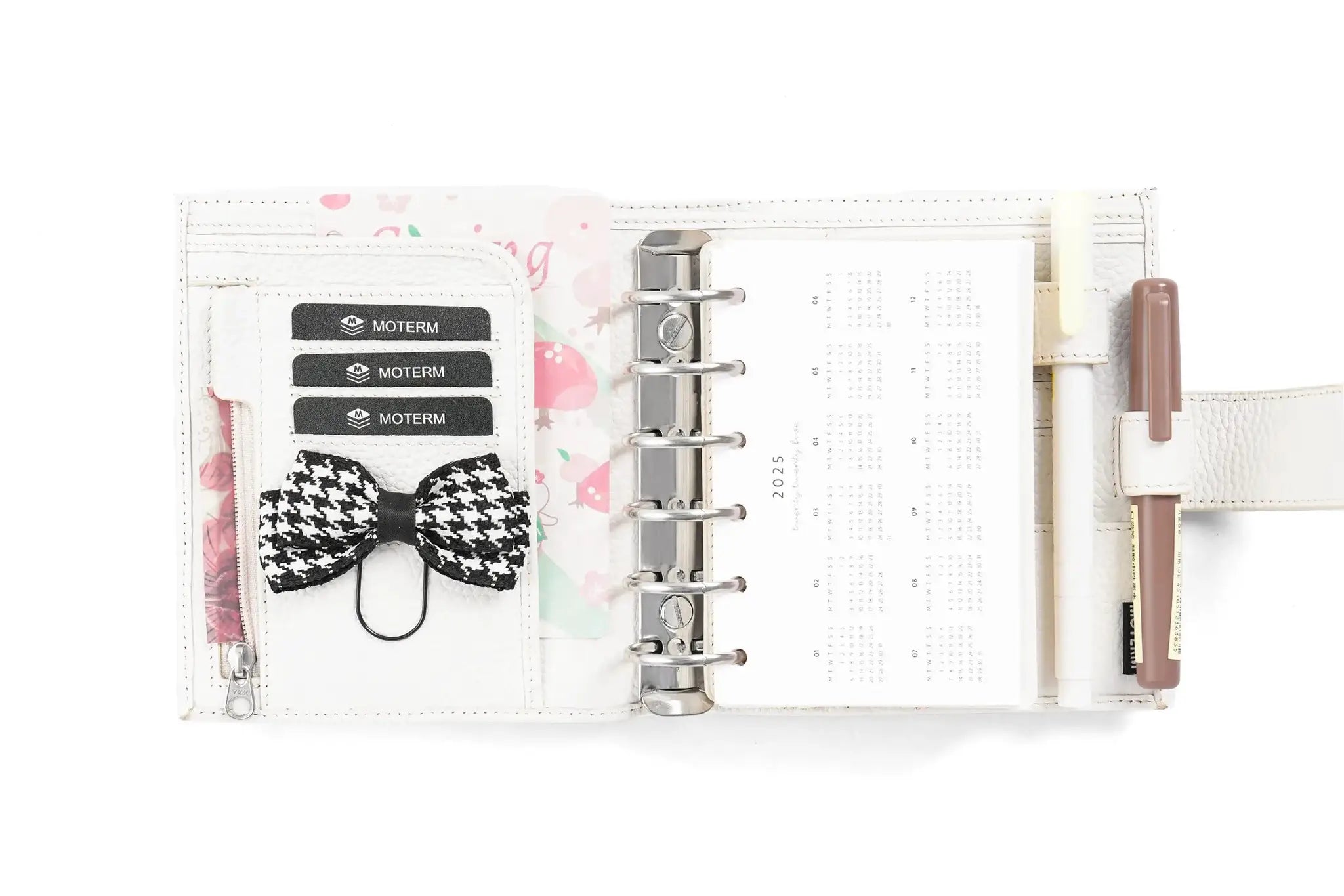 Moterm Luxe 2.0 pocket planner in white pebble-grain leather with 30mm rings and card-slot organizer