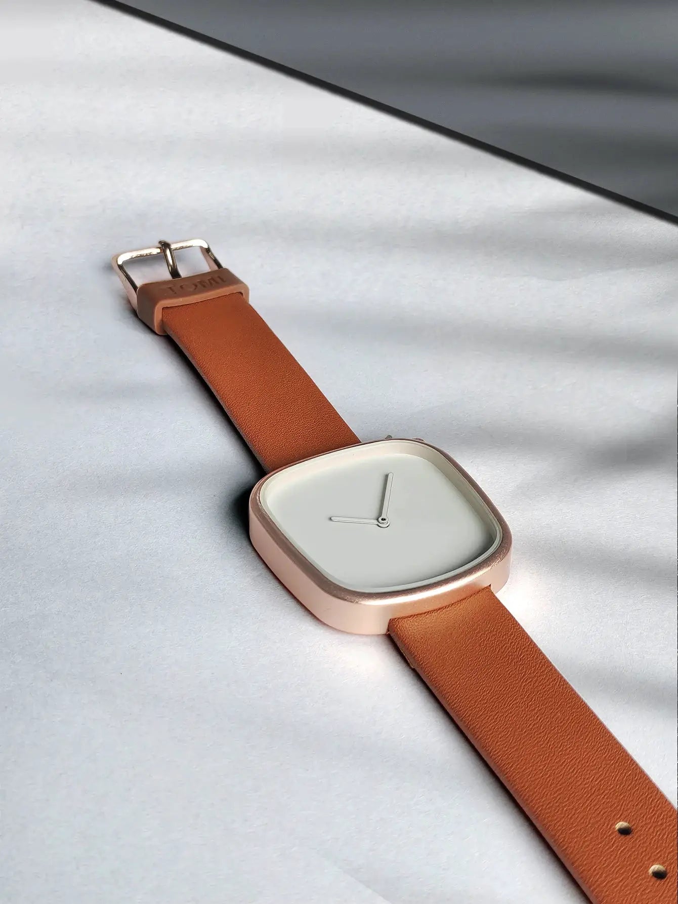 TOMI Watch by Simples Market: minimalist square rose-gold case with tan leather strap