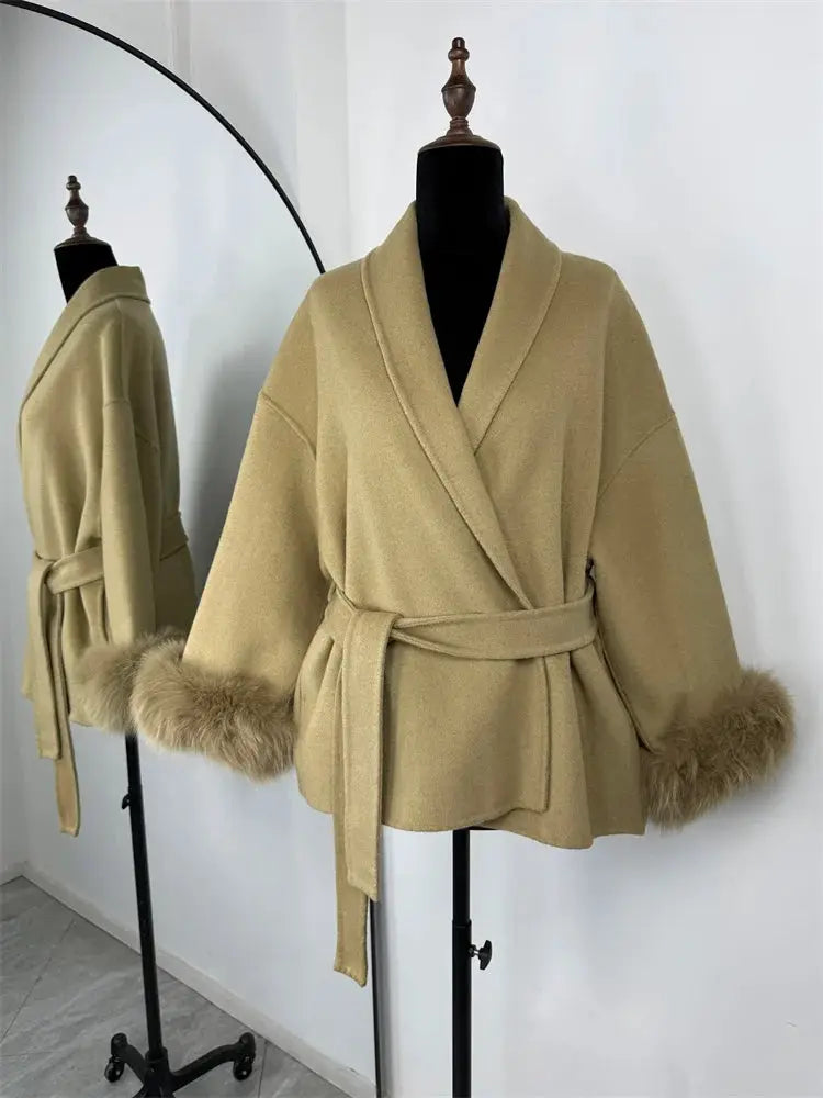 Tossy Fox Fur Wool Overcoat With Fox Fur Cuffs Elegant Loose A Line Short Coat For Autumn And Winter Office Wear
