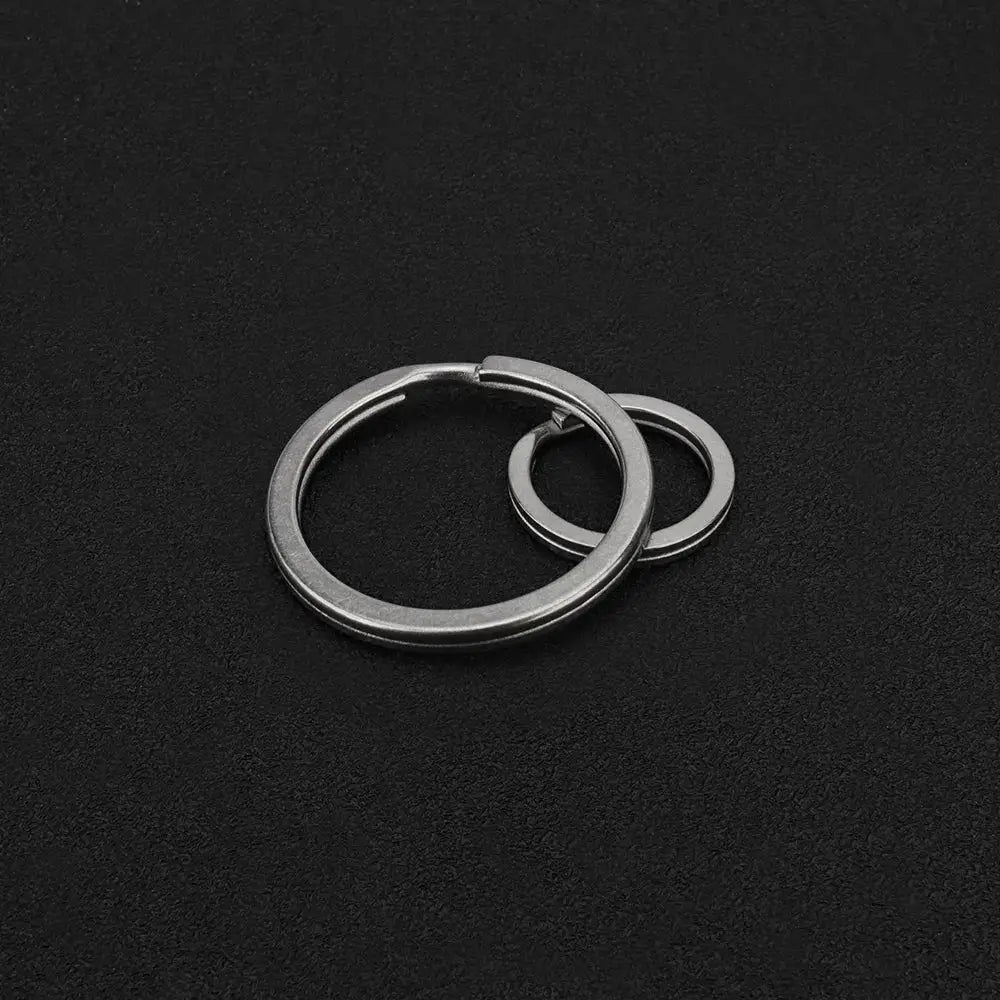 Titanium alloy key rings set, 18mm and 30mm sizes, metallic silver (3pcs)