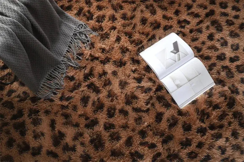 Simples Market premium fluffy leopard-print shag rug, brown with black spots for living room
