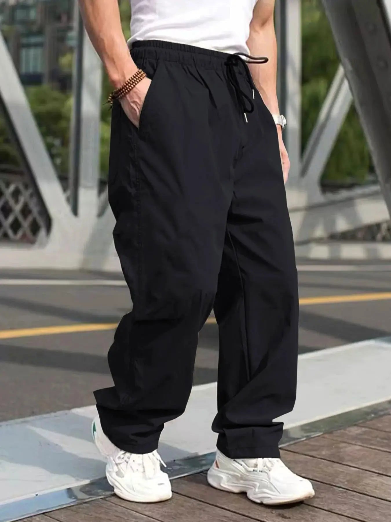 Men's black cargo pants with drawstring waist, regular fit, straight leg — Simples Market