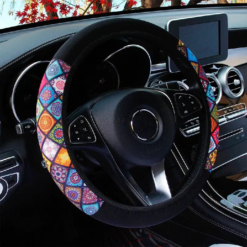 Steering wheel cover 38cm by Simples Market in a colorful patchwork design for cars
